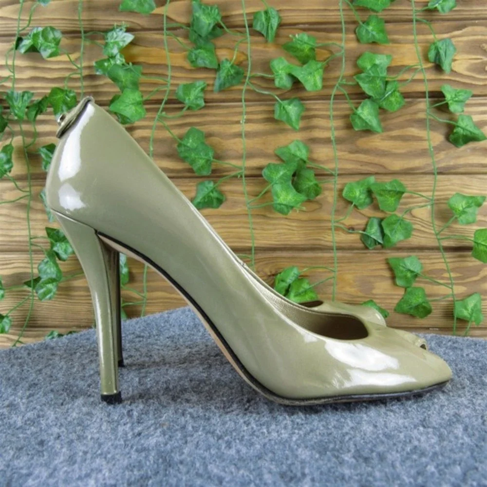 Stuart Weitzman Women  Peep Toe Khaki‎ Patent Leather Pump 8 Gently Used 2025